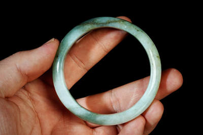 上海都达杂项专场四十七【全场包邮】  天然翡翠（A货）贵妃手镯 附鉴定证书90-50