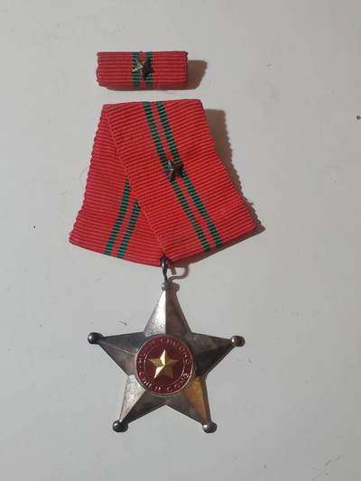 韵星假日军品类拍卖第三十九期暨默多克中校夫妇专场 -- Rimey Holidays Militaria Auction 39 & The Modoks Collection  - 越南民主共和国（北越）三级战功勋章带略 少见战时白铜版本 很厚重非铝制