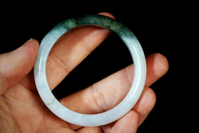 上海都达杂项专场四十七【全场包邮】  天然冰种带绿翡翠（A货）贵妃手镯 附鉴定证书90-48