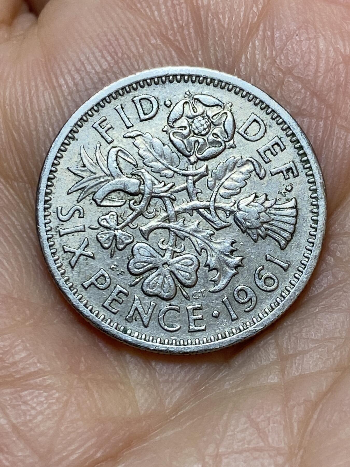 2026年第十九场(总第一百八十八场）外国好品散币场(免佣金) 英国🇬🇧1961年6便士(伊丽莎白二世青年桂冠第二版)