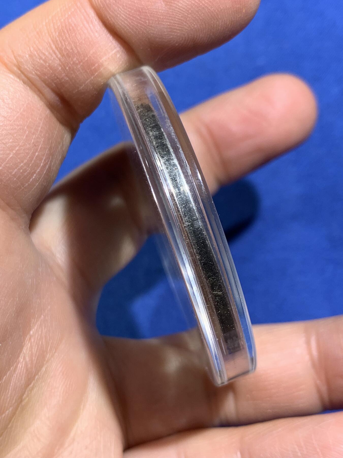 《竞宝斋》第464场 周日，周一，周二，3场连拍 （全场包邮）欢迎送拍 富兰克林金币收纳盒 古董盒子，几十年前的产物，内含一枚银圈，重22.5克