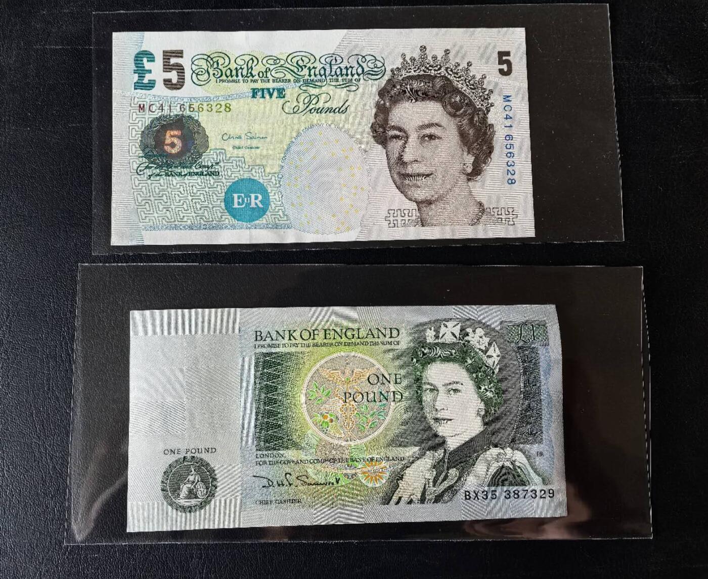 Triple S 第72期 1镑&5镑，全新UNC