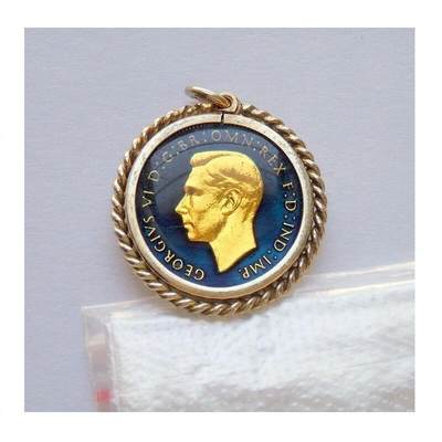 纯手工 英国二战1942年 乔治六世珐琅彩镀金高浮雕精制币章吊坠 25MM - 纯手工 英国二战1942年 乔治六世珐琅彩镀金高浮雕精制币章吊坠 25MM