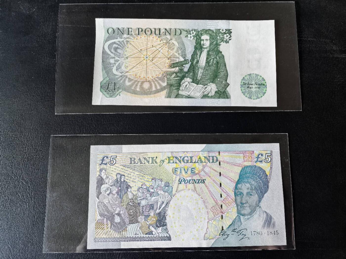 Triple S 第72期 1镑&5镑，全新UNC