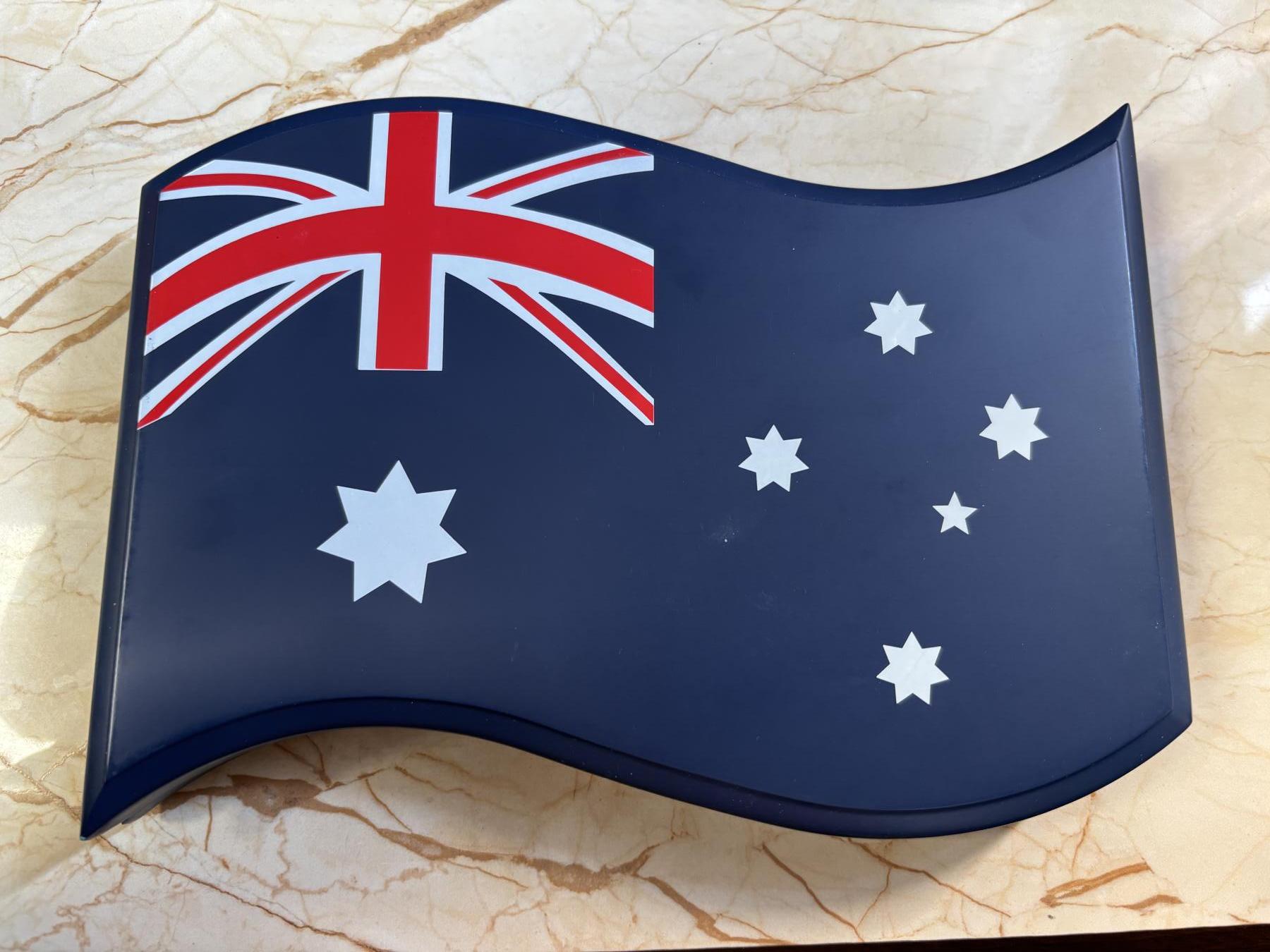 第190期拍卖 澳大利亚2001年1澳元X6精制彩色子母银套币 澳大利亚百年联邦州纪念-各州花卉 999银1盎司X6 发行量：1500 盒证全（盒坏）