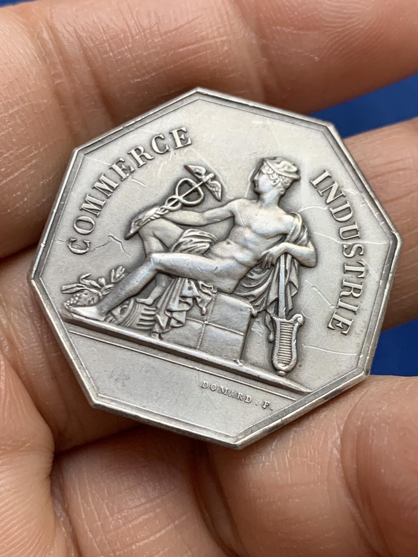 《竞宝斋》第465场 周日，周一，周二，3场连拍 （全场包邮）欢迎送拍 法国卡尔卡松商会八角银质代币，17.85g，30.7mm，丰饶角2argent边铭