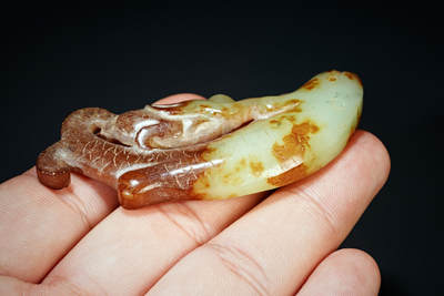 上海都达杂项专场四十七【全场包邮】  和田古玉鱼挂件90-24