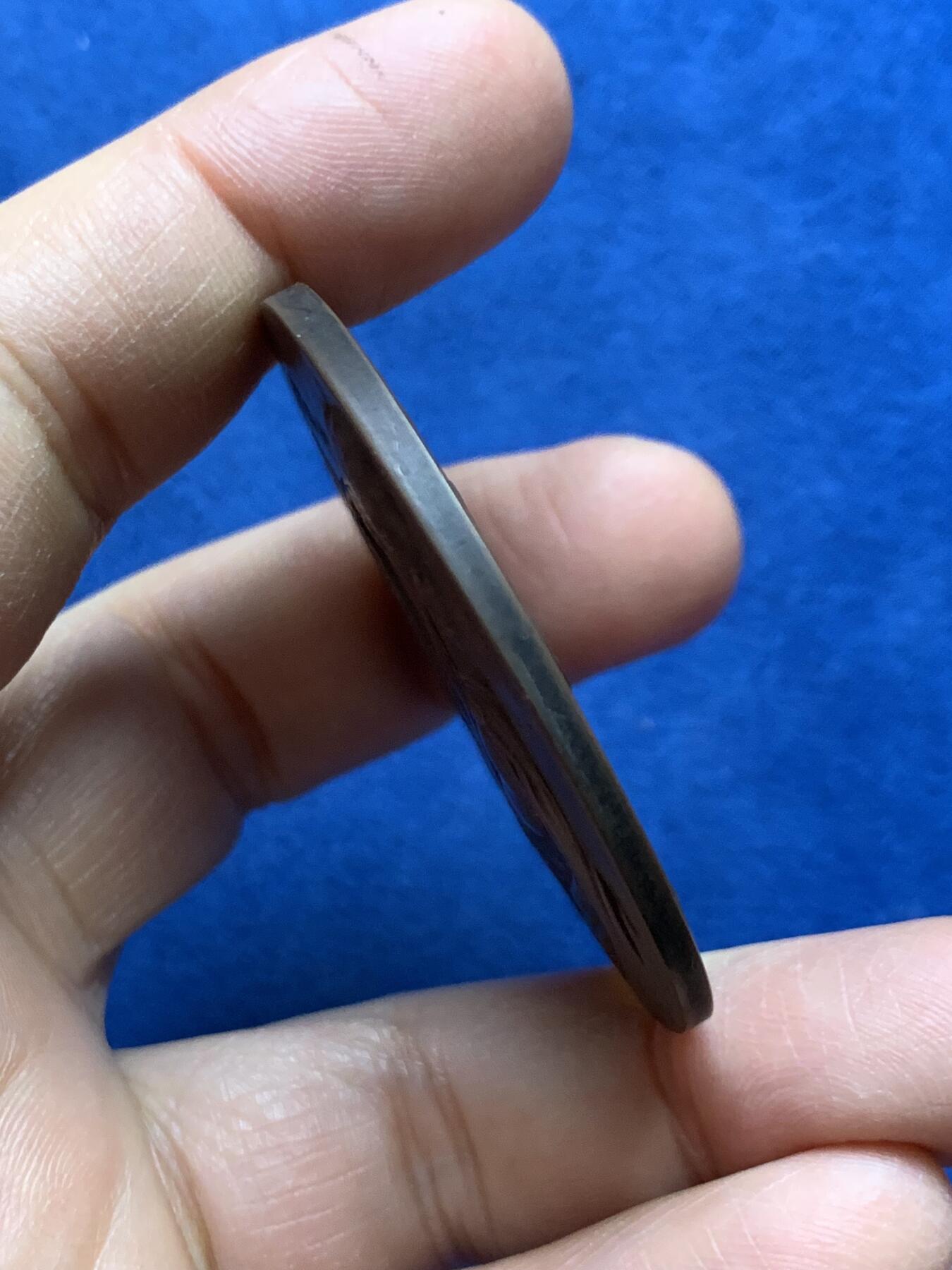 《竞宝斋》第465场 周日，周一，周二，3场连拍 （全场包邮）欢迎送拍 英国国家实用家禽协会铜章，55.55克，50.5mm，带盒。