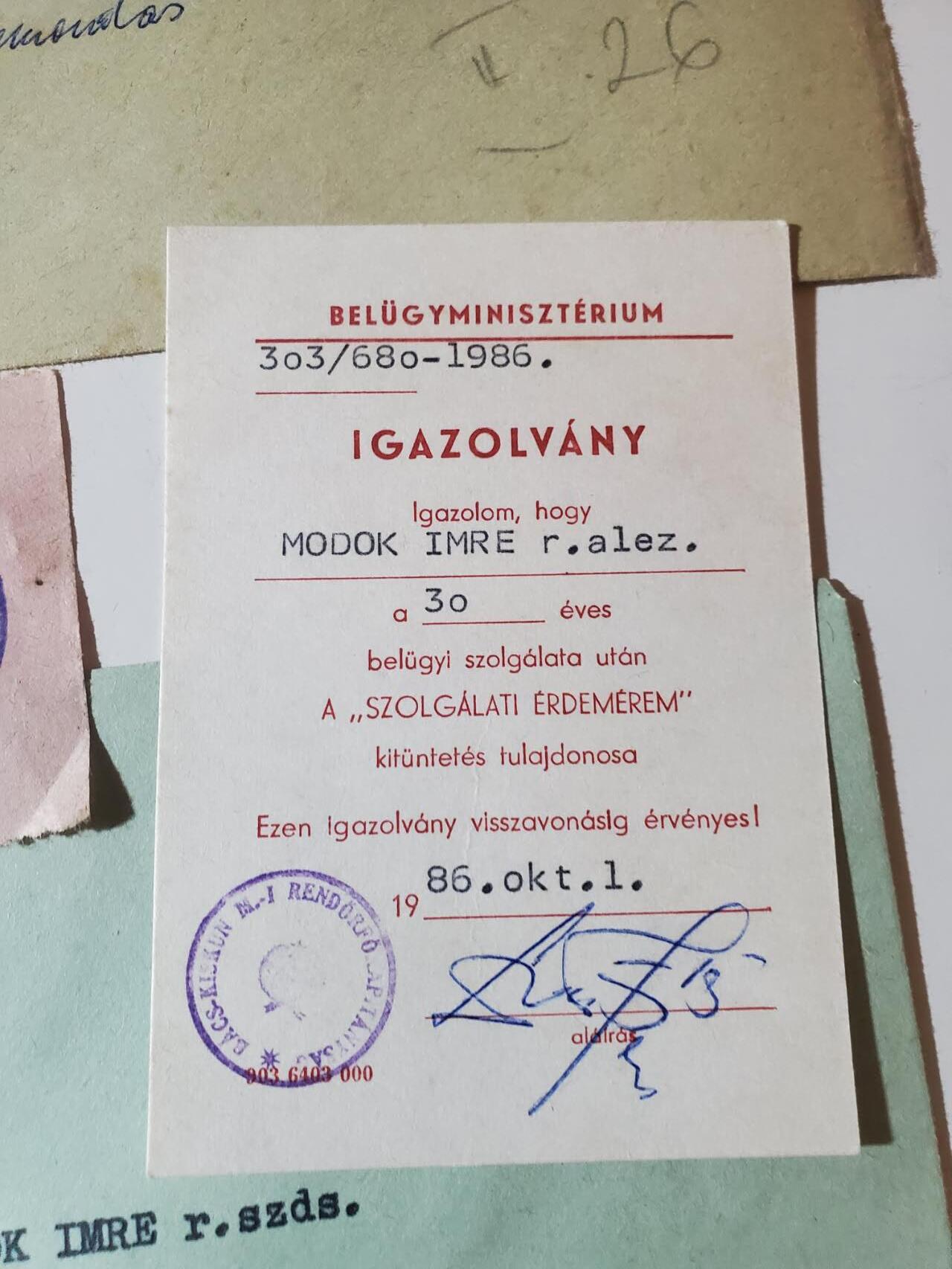 韵星假日军品类拍卖第三十九期暨默多克中校夫妇专场 -- Rimey Holidays Militaria Auction 39 & The Modoks Collection  匈牙利人民共和国人民军服务30年奖章证书+佩戴证明 带原函件 维护国家安全奖章略 信件