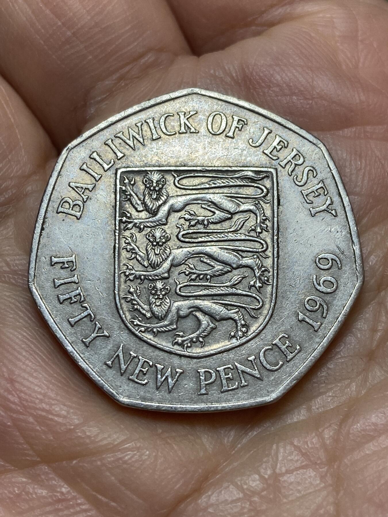 2026年第十九场(总第一百八十八场）外国好品散币场(免佣金) 英属泽西岛🇯🇪1969年50新便士(伊丽莎白二世中年花冠，十进制第一套首发年)