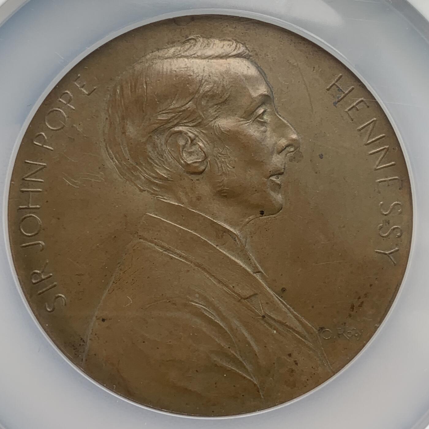 掌中浮雕-藏着的欧洲第052场 NGC MS63 : 1888年法属毛里求斯约翰•波普•轩尼诗爵士纪念铜章 ，69mm，此枚章正反面皆有雕刻家Roty签字，稀少！  ——致敬毛里求斯约翰•波普•轩尼诗爵士，雕刻家：1889年法国巴黎世博会特等奖获得者Oscar Roty