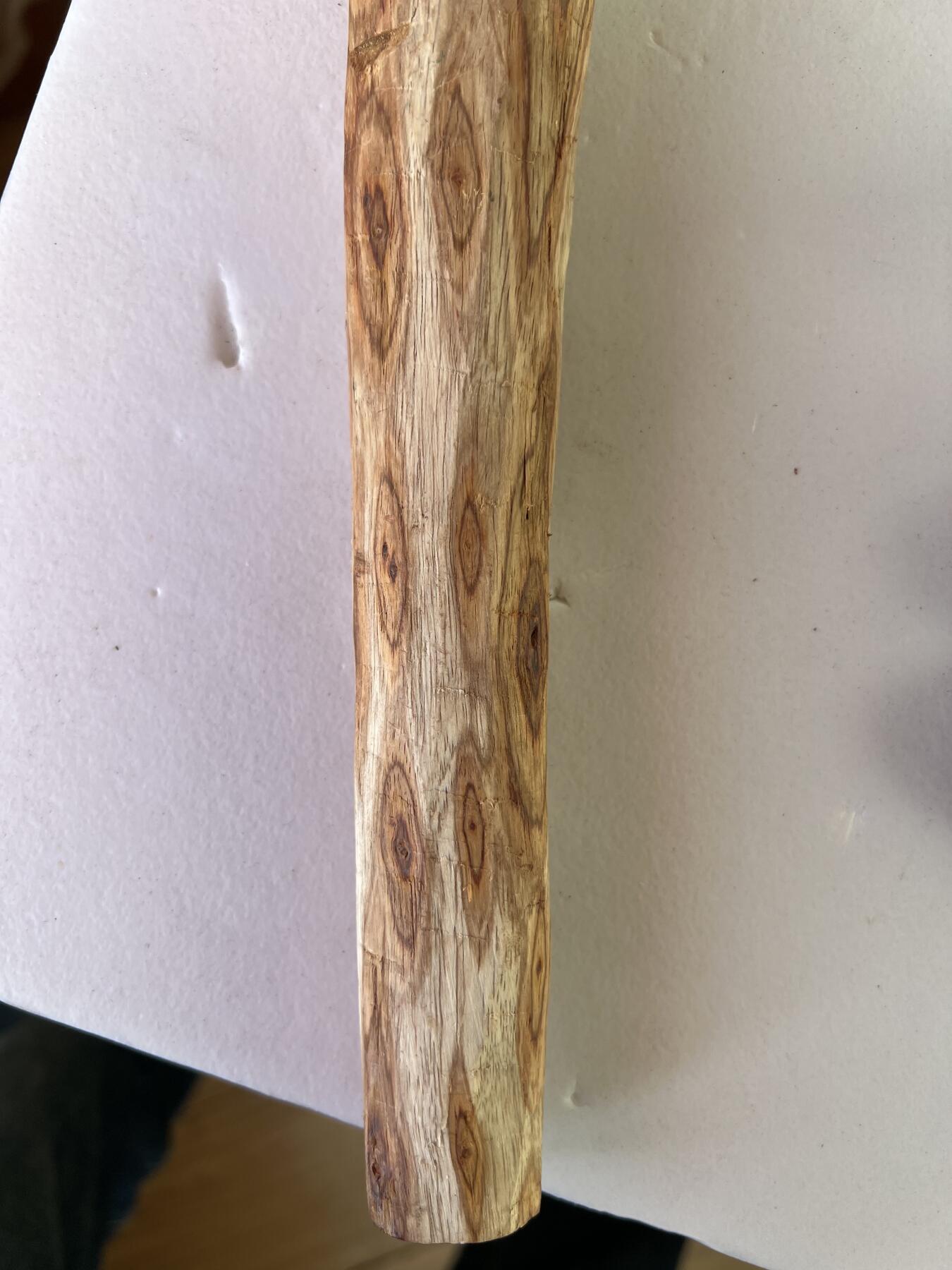 零元拍：NO.35-9 很多水汪汪的大眼睛的海南黄花梨珠子把件料，外面白皮基本都去掉了，红肉打底花纹很漂亮。350/45/25MM