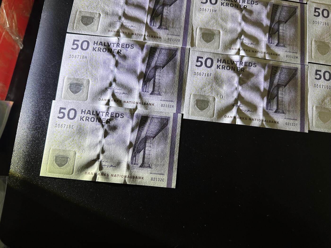 《外钞收藏家》第六百零八期（精选场）（本平台长期征集拍品、欢迎藏友们联系合作） 丹麦桥版3个签名 数字全部同号 10张一起 全新UNC