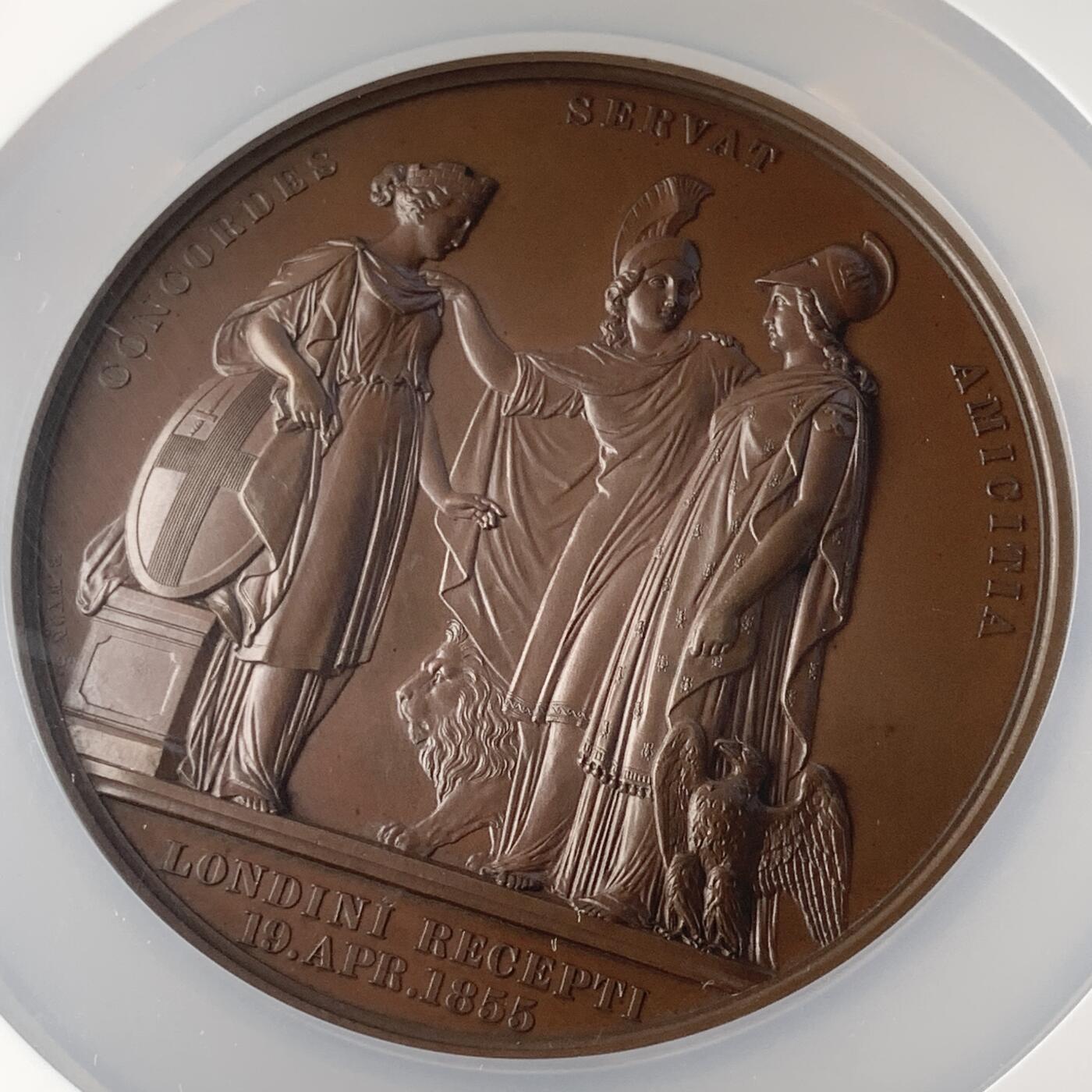 掌中浮雕-藏着的欧洲第052场 NGC MS64 : 1855年法王拿破仑三世夫妇访问伦敦城纪念章，77mm。目录编号BHM 2561, Eimer 1496。仅发行350枚