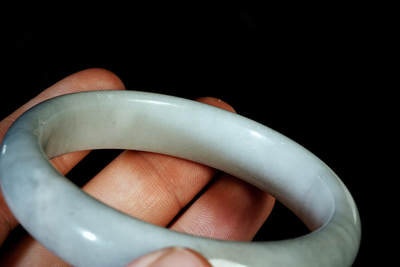 上海都达杂项专场四十七【全场包邮】  天然和田玉青花籽料贵妃手镯90-53