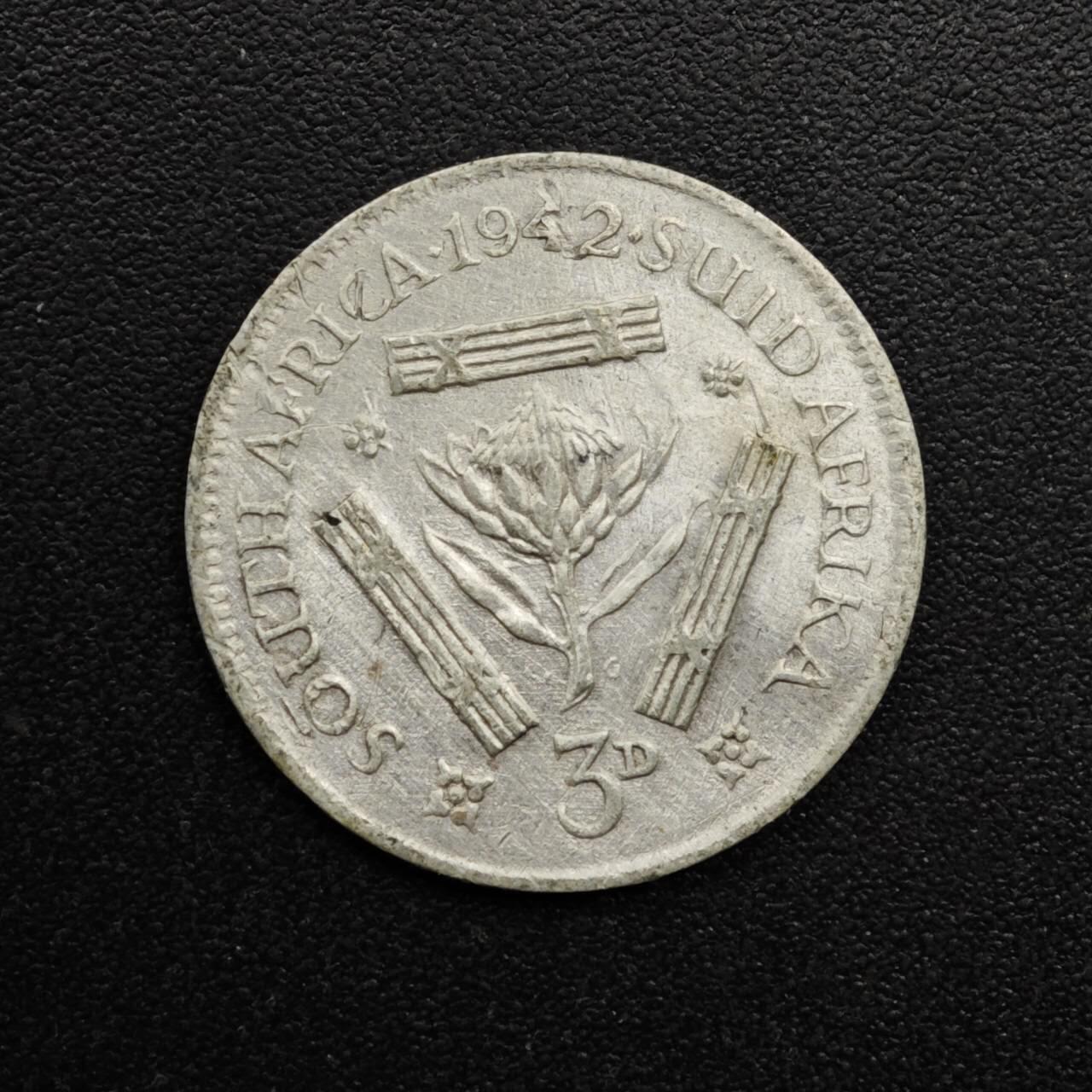 【淘币小摊】实时拍第八百六十三拍   小银币散币场   年前最后一周 之前的预留小年前全部发出 请更换最新收货地址  南非1942年乔治六世3便士银币