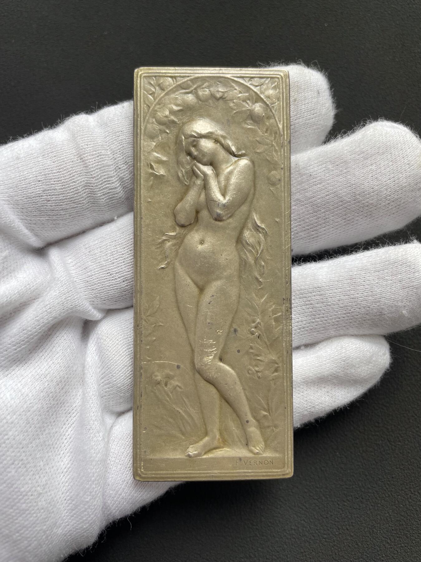 「木头集藏」“ 新岁撷珍”——章牌精品专场！ F.Vernon～法国伊甸园 夏娃 银章， 尺寸: 78 × 30mm ，73.3g， 边铭:丰饶角1ARGENT ， 名家代表作，设计唯美，引人入胜，银章少见。