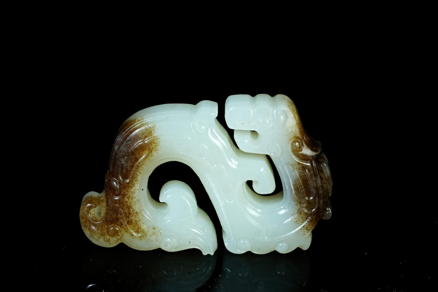 上海都达杂项专场十九（全场包邮） 天然和田白玉精雕《仿古龙》挂件