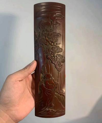 郑影君大师竹雕臂搁  