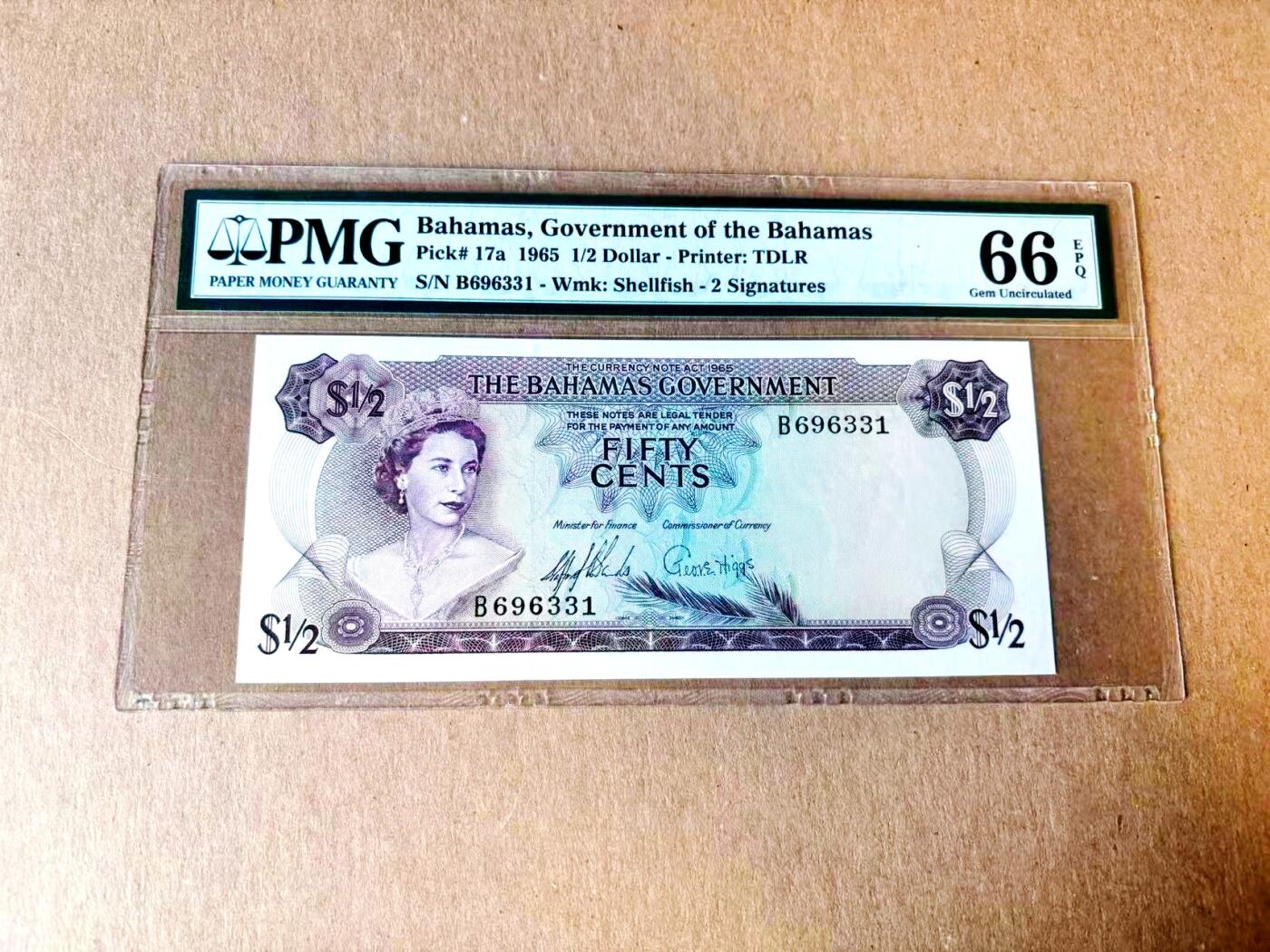 【Blue Auction】世界纸币精拍第782期——18级TOP拍卖/信誉/品质/专业/高效💫 【初版无47】巴哈马 1965年1/2元 PMG66EPQ 彩背 女王