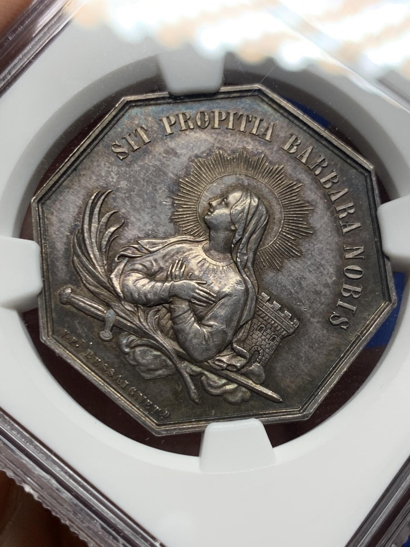 《竞宝斋》第465场 周日，周一，周二，3场连拍 （全场包邮）欢迎送拍 NGC MS63 法国阿尼什矿山和锻造厂八角银质代币，圣芭芭拉的形象，34mm，手指边铭。