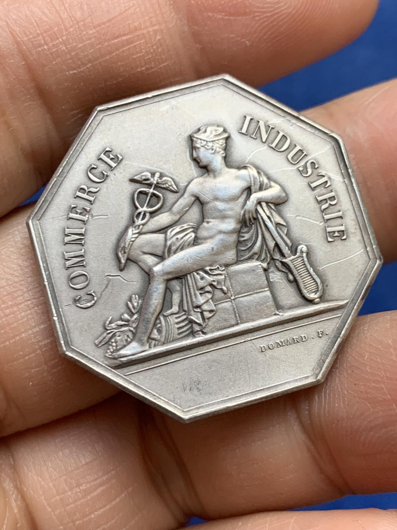 《竞宝斋》第465场 周日，周一，周二，3场连拍 （全场包邮）欢迎送拍 法国卡尔卡松商会八角银质代币，17.85g，30.7mm，丰饶角2argent边铭