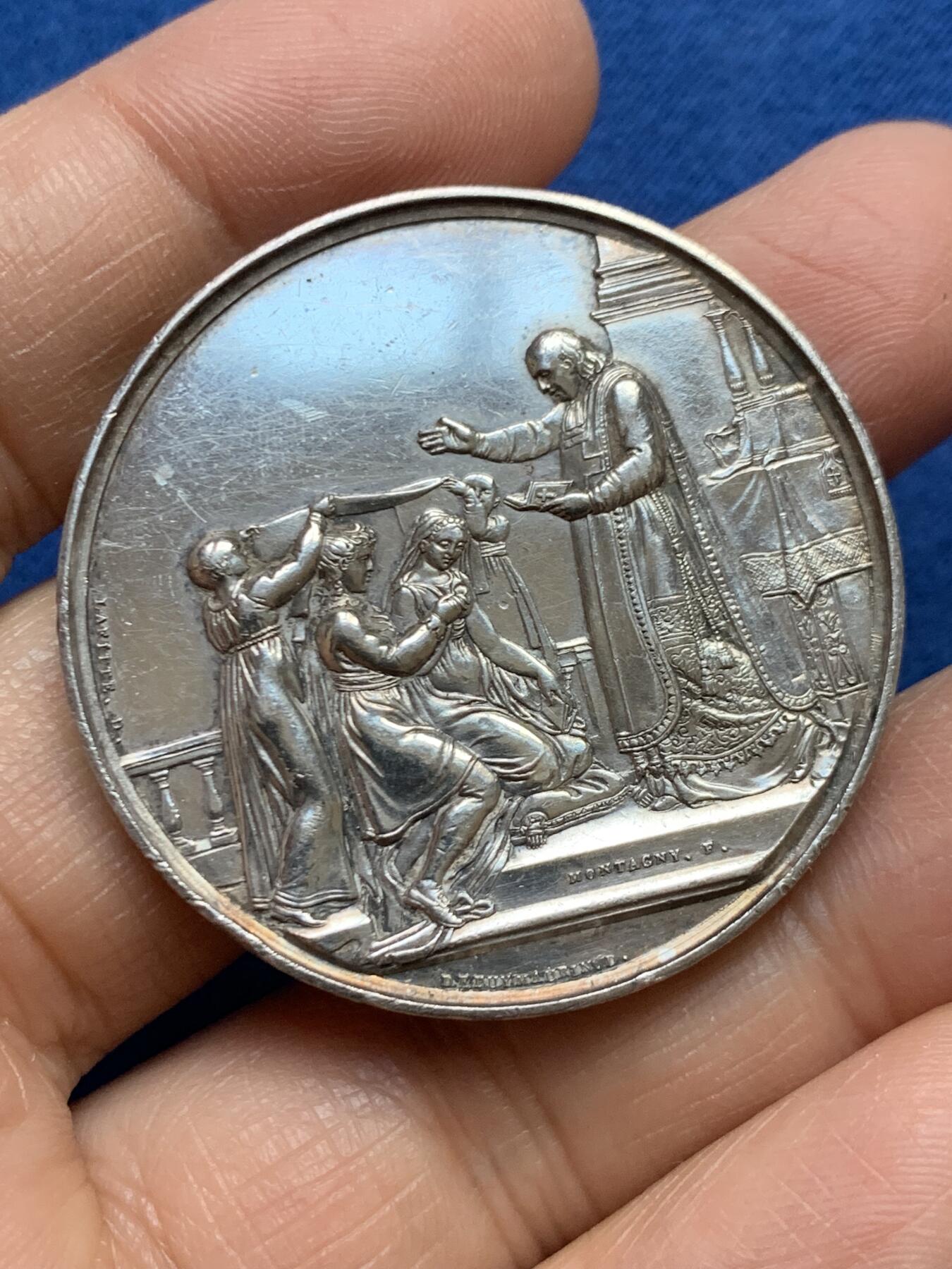 《竞宝斋》第465场 周日，周一，周二，3场连拍 （全场包邮）欢迎送拍 法国结婚纪念银章，29.65g，40.6mm，早期无边铭