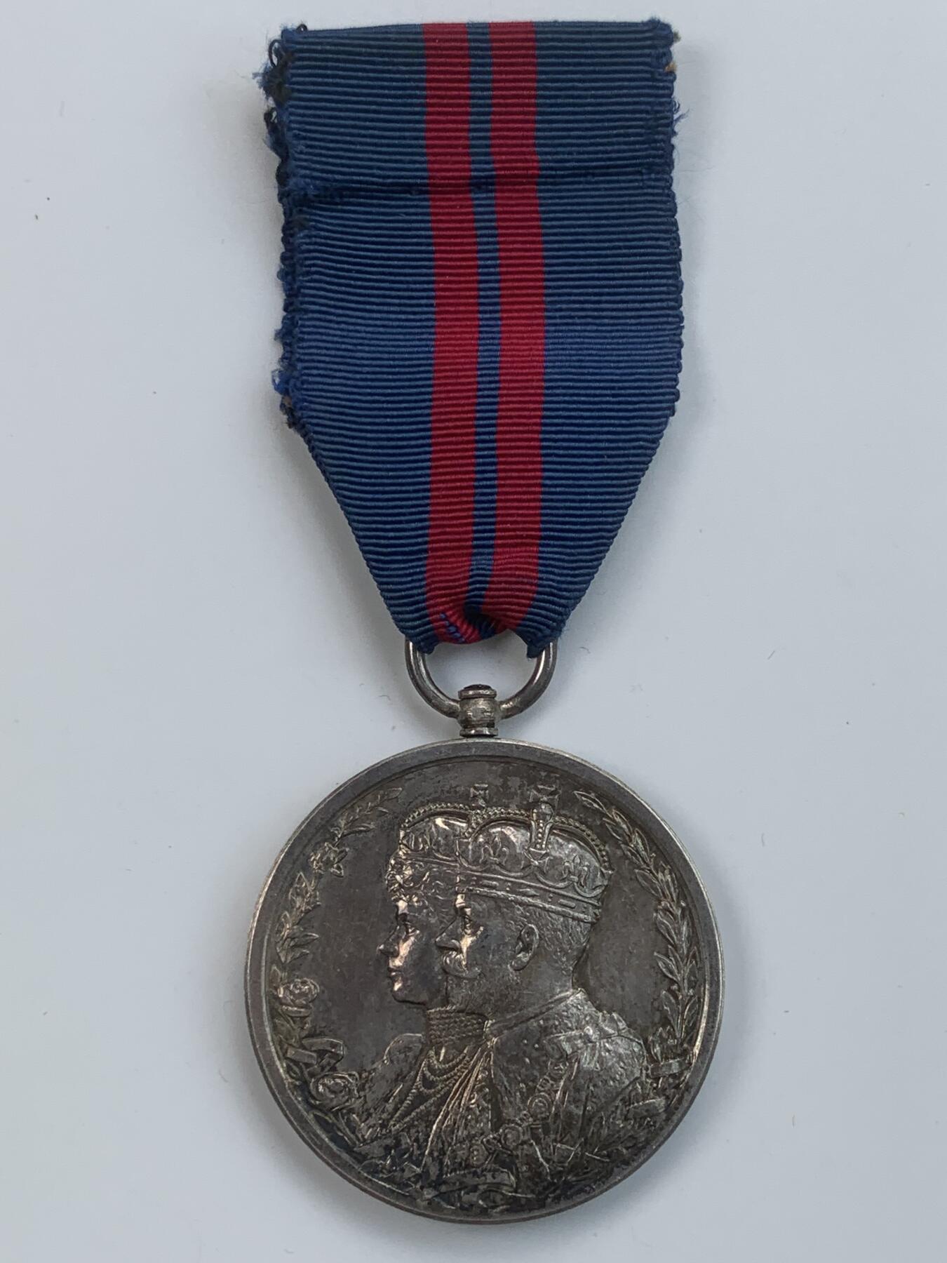 掌中浮雕-藏着的欧洲第052场 1911年英国乔治五世德里杜尔巴银制奖章，40mm，40g，1911年设立，纪念乔治五世在德里杜巴被宣布为印度皇帝，颁发量：26800枚