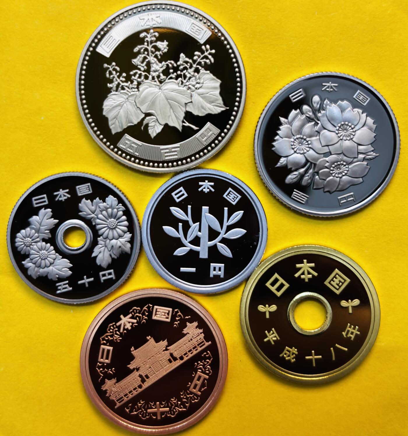 【金马踏春，泉马奔腾】2026 年新年贺岁场，（定于年初五接财神截拍）祝各位老板马到成功，马上有钱，愿岁岁平安喜乐顺遂 全新未流通日本著名演员歌手 石原裕次郎50周年精制套币 6 枚，带盒