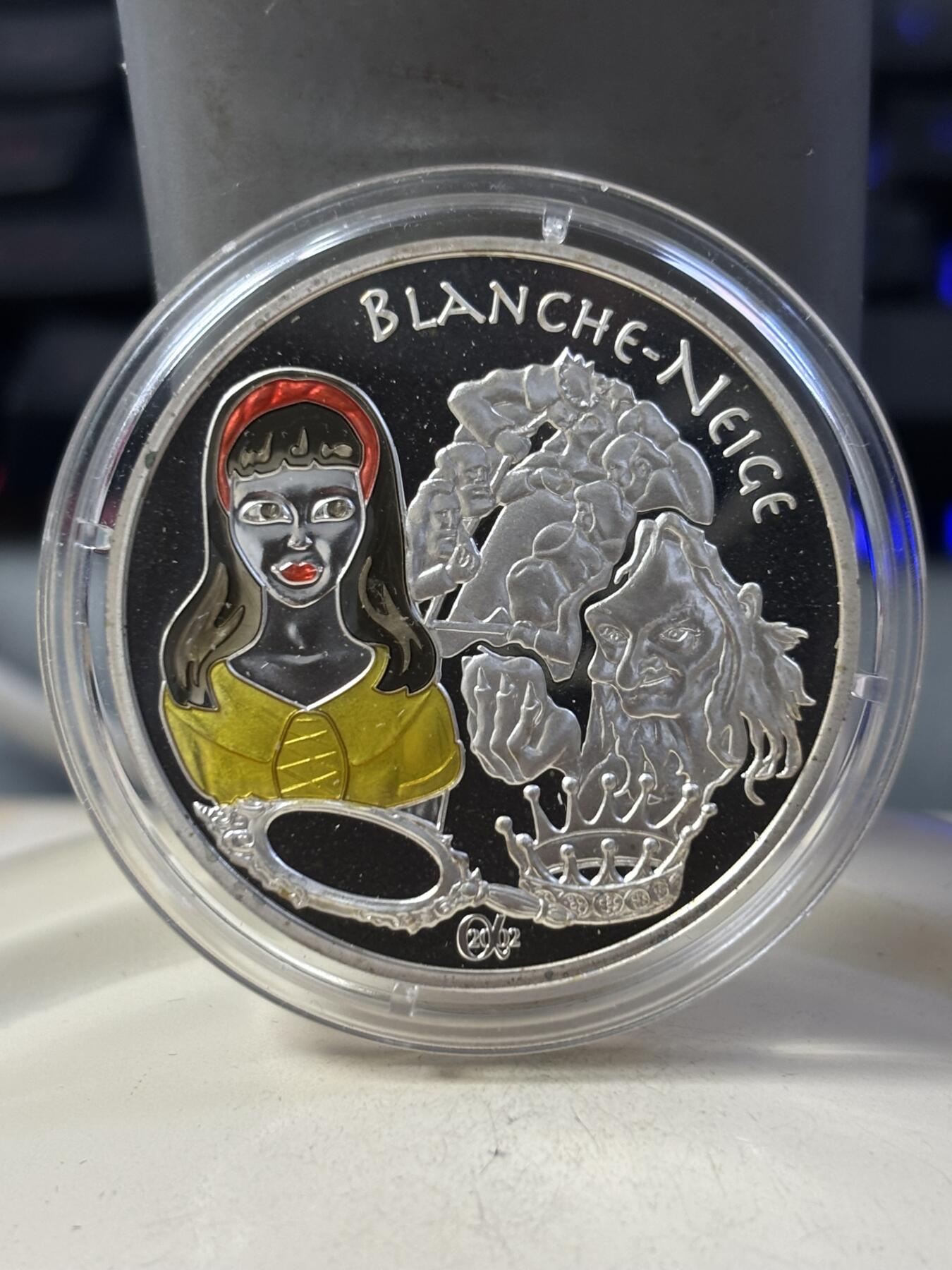 第190期拍卖 法国2002年1.5欧元部分珐琅彩精制银币 童话-白雪公主 22.2克900银 仅盒