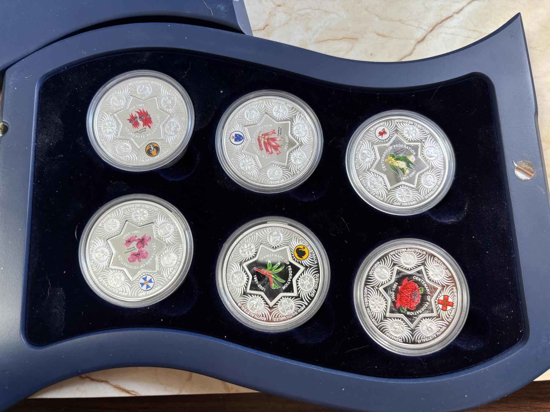 第190期拍卖 澳大利亚2001年1澳元X6精制彩色子母银套币 澳大利亚百年联邦州纪念-各州花卉 999银1盎司X6 发行量：1500 盒证全（盒坏）