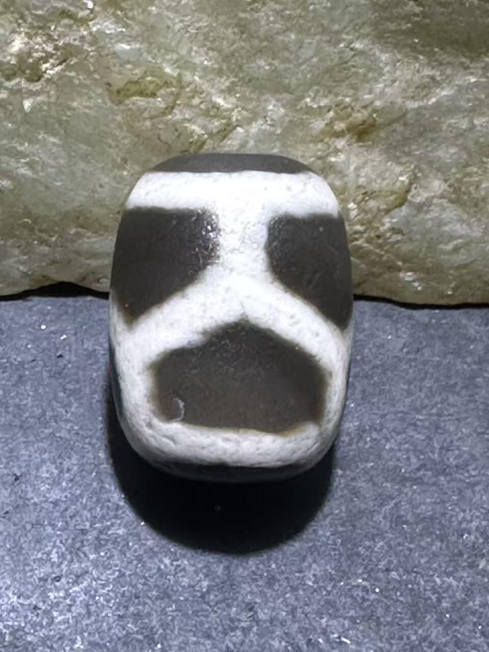 仅此一颗，精品藏传龟甲天珠一颗，