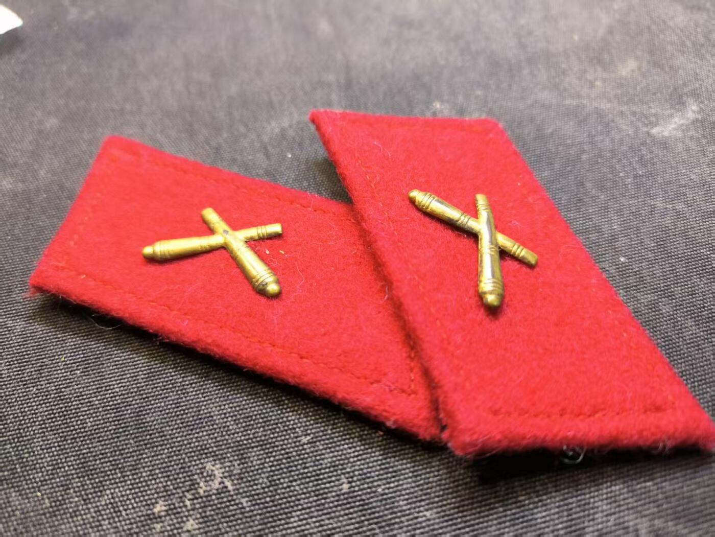 （店主清仓 大量自藏 制服徽章盛宴）罗岚⭐爱藏⭐甄选专拍第五场-分享拍场赚佣（实体经营） su-M55式陆校尉炮兵领章 符号铜鎏金材质 底板85