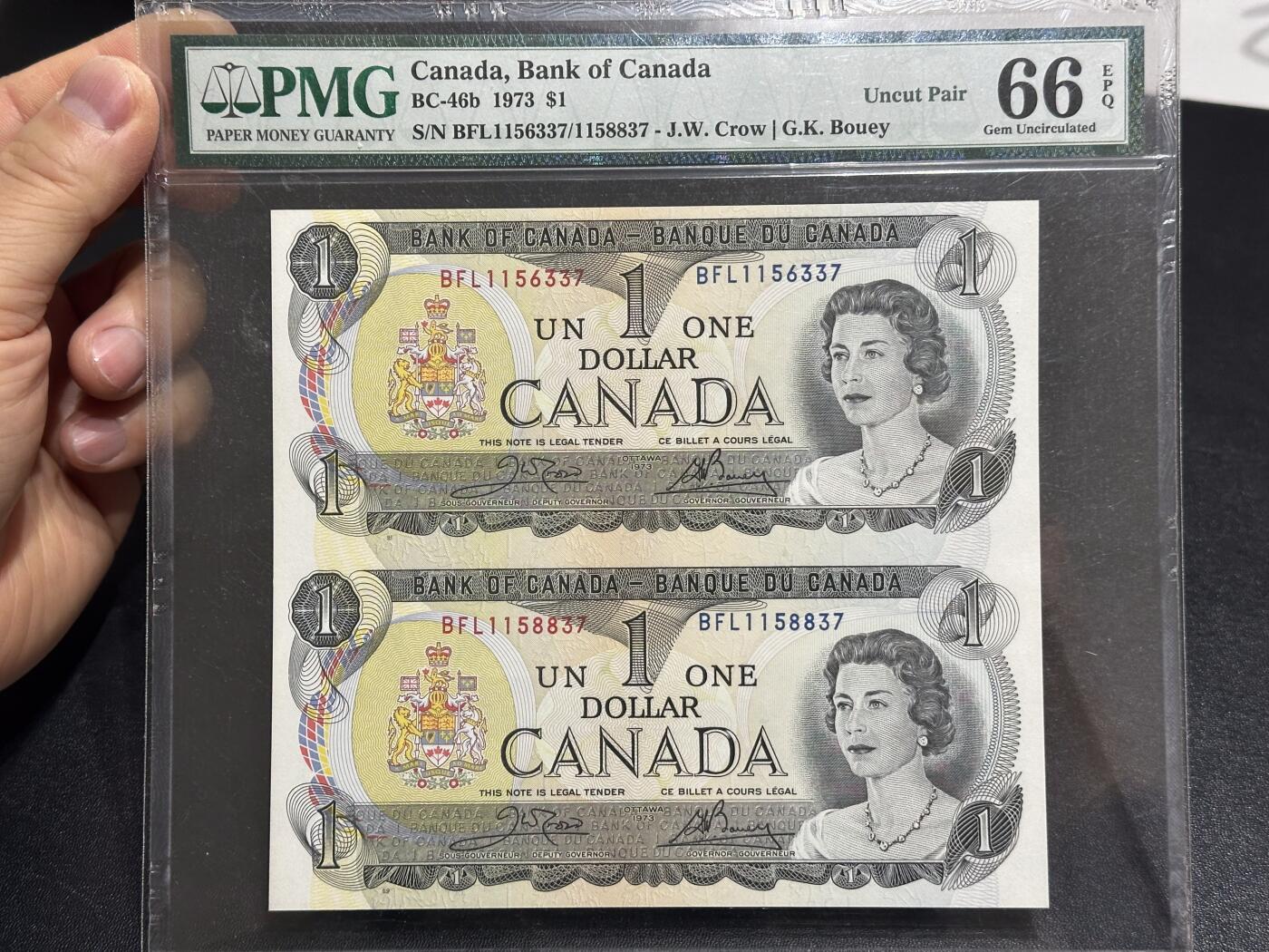 《外钞收藏家》第六百零八期（精选场）（本平台长期征集拍品、欢迎藏友们联系合作） 1973年加拿大景观版1加元 2连体 PMG66