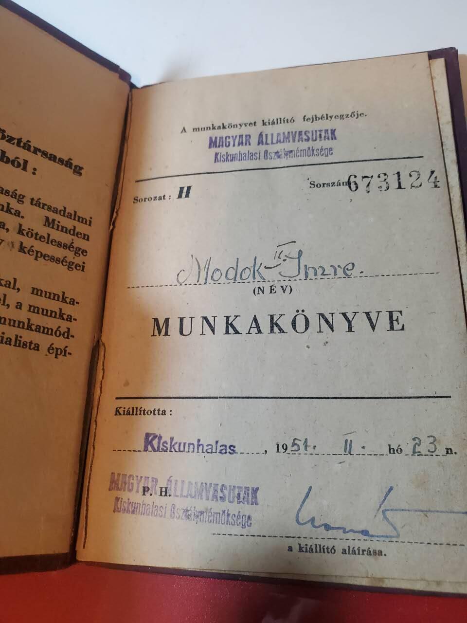 韵星假日军品类拍卖第三十九期暨默多克中校夫妇专场 -- Rimey Holidays Militaria Auction 39 & The Modoks Collection  匈牙利人民共和国默多克夫人早期为祖国服务奖章带原盒略，公务员退休感谢证书 良好服务记录册