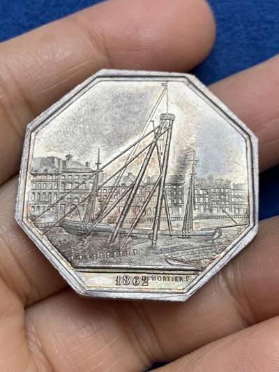 《竞宝斋》第465场 周日，周一，周二，3场连拍 （全场包邮）欢迎送拍 - 法国勒阿弗尔海事设备制造公司八角银质代币，23.34g，37mm，蜜蜂边铭