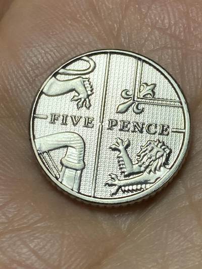 2026年第十九场(总第一百八十八场）外国好品散币场(免佣金) - 英国🇬🇧2016年5便士(伊丽莎白二世老年，盾徽拼图第二版)