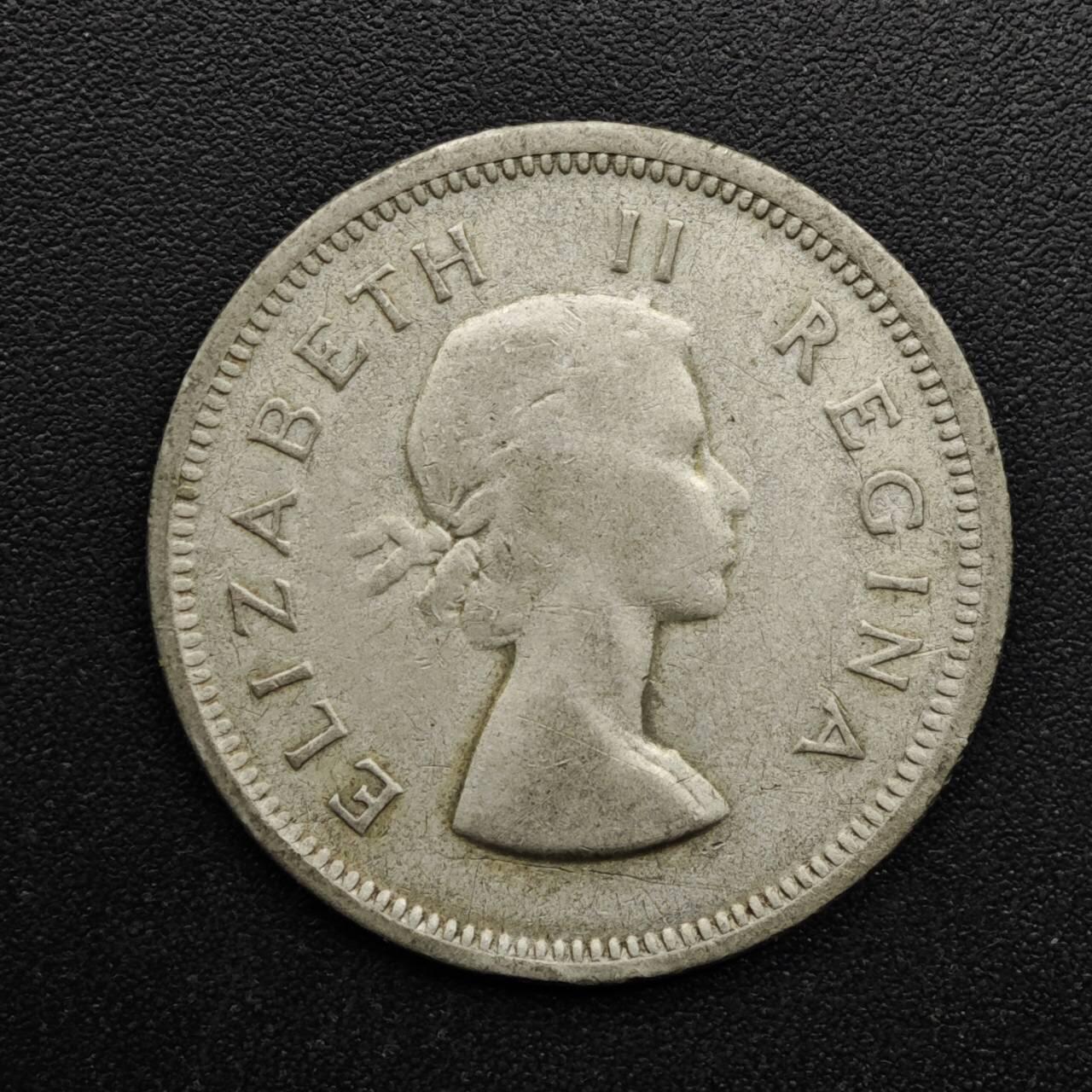 【淘币小摊】实时拍第八百六十三拍   小银币散币场   年前最后一周 之前的预留小年前全部发出 请更换最新收货地址  南非1955年伊丽莎白二世一先令银币