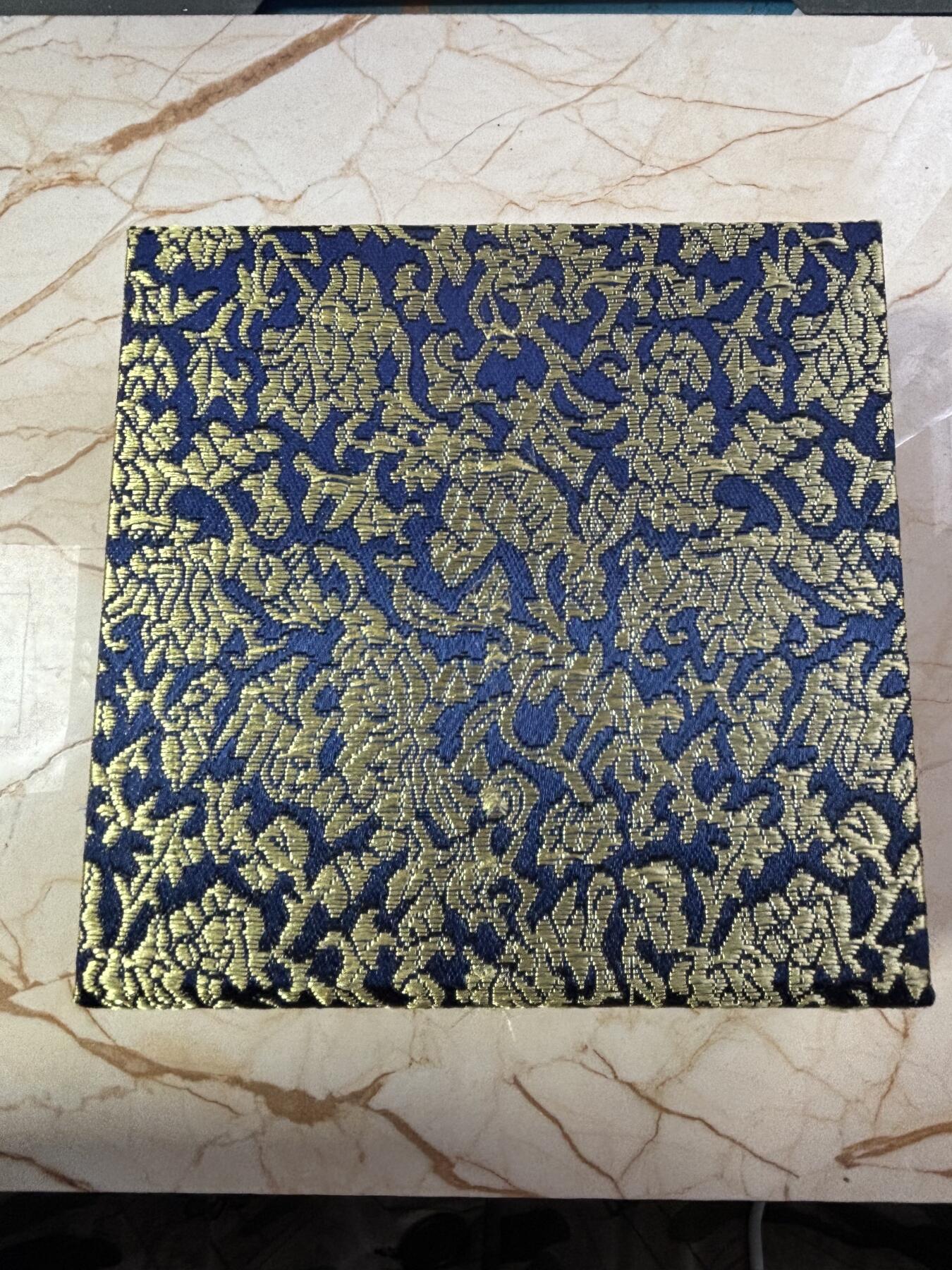 第190期拍卖 中国瓷器大铜章，直径80毫米，重480克