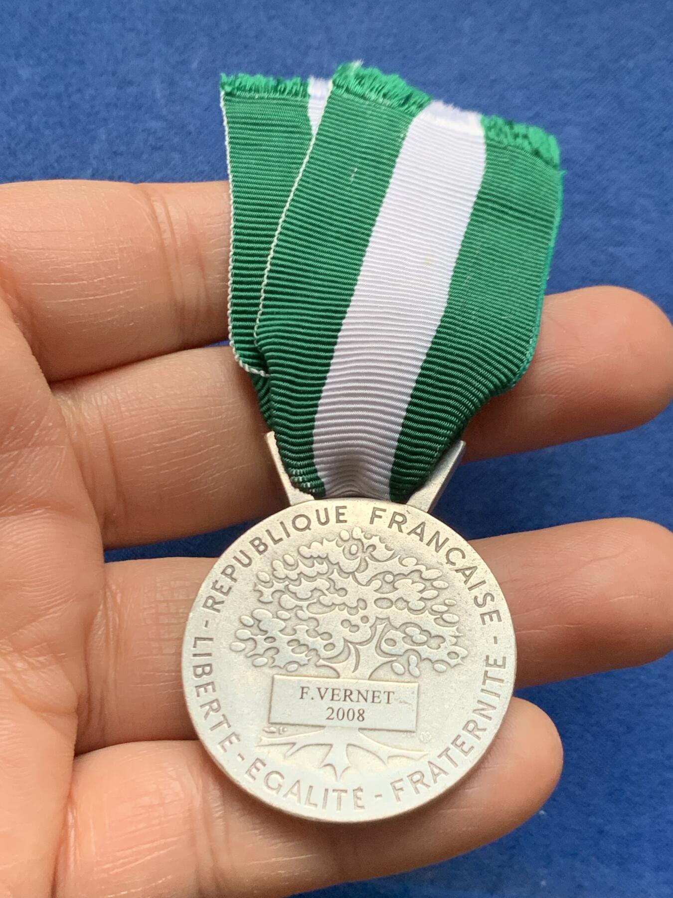 《竞宝斋》第464场 周日，周一，周二，3场连拍 （全场包邮）欢迎送拍 法国地方荣誉银质奖章，丰饶角1★银标，带绶带总重约26.25克