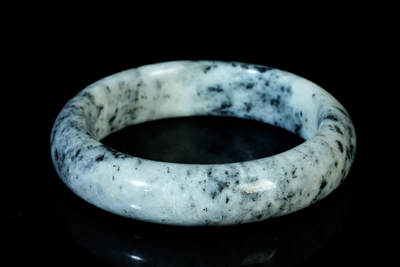 上海都达杂项专场四十七【全场包邮】  天然和田玉点墨青花手镯90-54