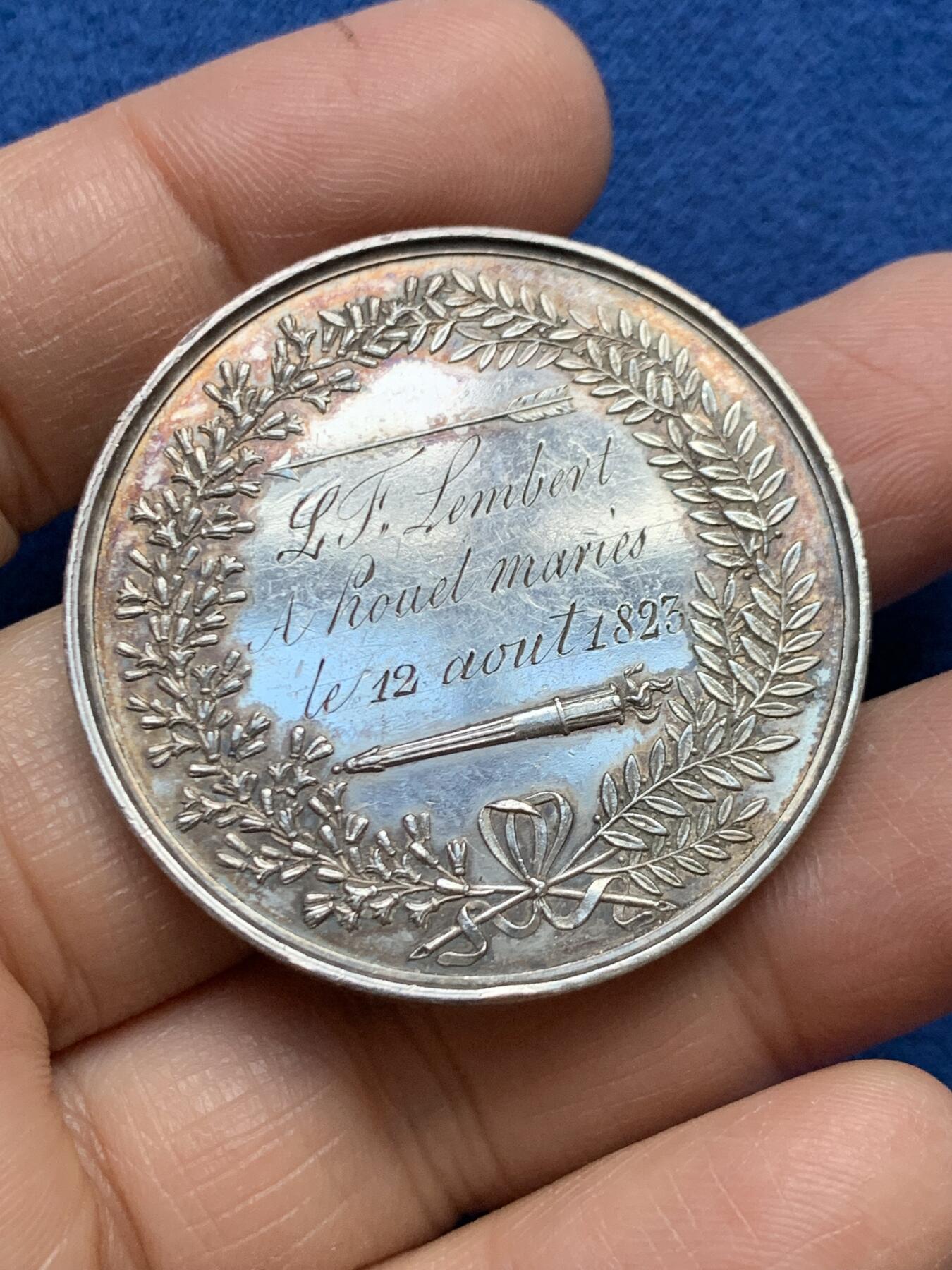 《竞宝斋》第465场 周日，周一，周二，3场连拍 （全场包邮）欢迎送拍 法国结婚纪念银章，29.65g，40.6mm，早期无边铭