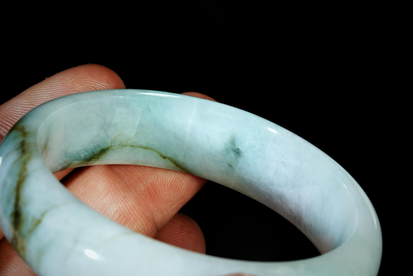 上海都达杂项专场二十一（全场包邮） 天然冰糯种带绿翡翠（A货）贵妃手镯 附鉴定证书90-45