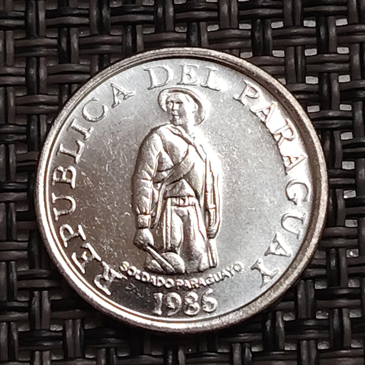 布加迪🐬～世界钱币(上海)🌾第 273 期 /  各国套币和散币 巴拉圭🇵🇾 1986年 1瓜拉尼