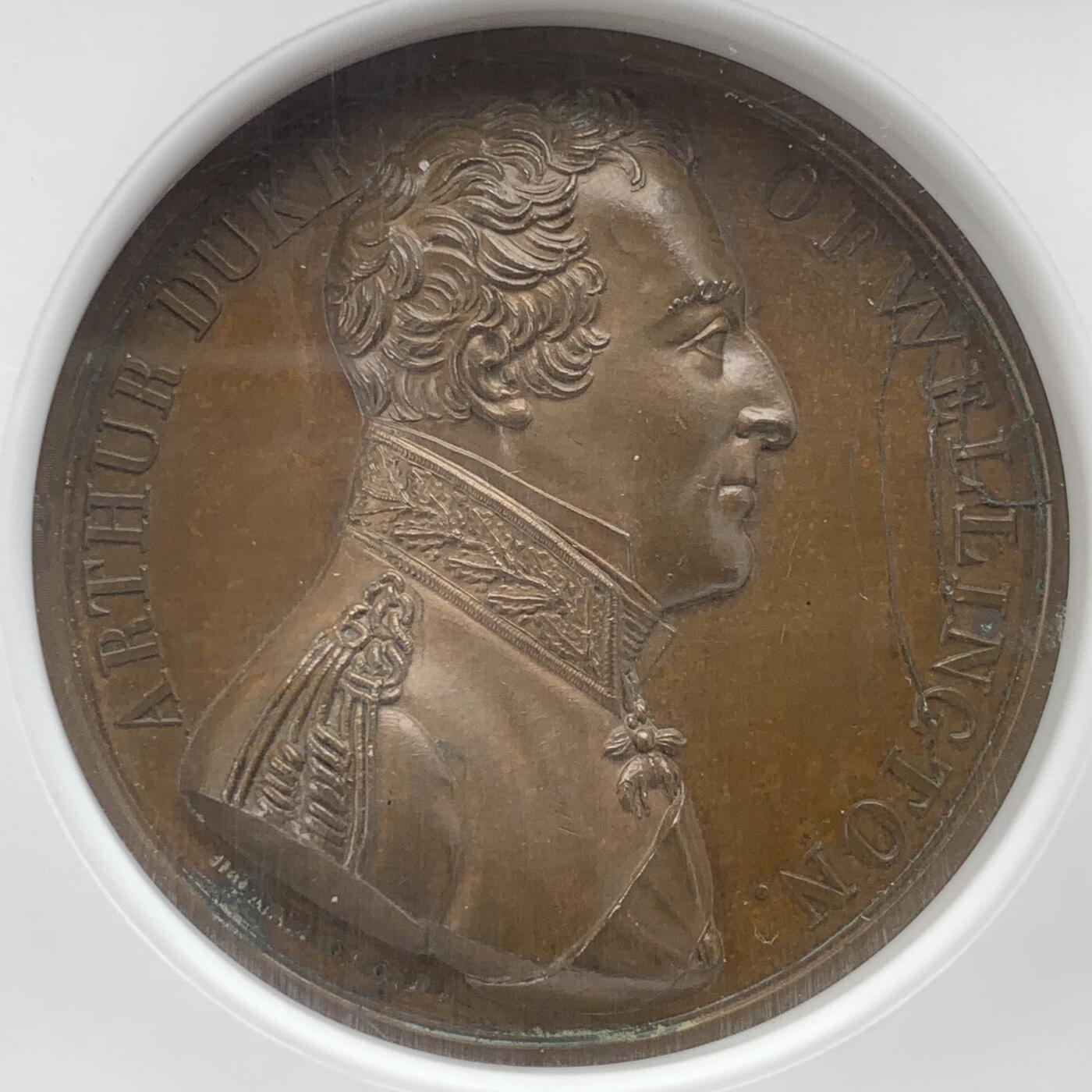 掌中浮雕-藏着的欧洲第052场 NGC MS64 : 1813年英国维多利亚战役纪念铜章，41mm，图案精美