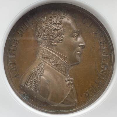 掌中浮雕-藏着的欧洲第052场 - NGC MS64 : 1813年英国维多利亚战役纪念铜章，41mm，图案精美