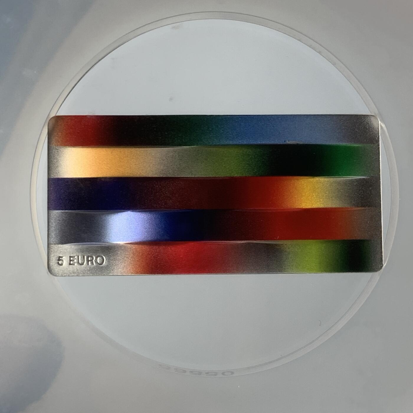 掌中浮雕-藏着的欧洲第052场 NGC PF69 : 克劳斯获奖提名拉脱维亚2023年歌曲节彩色矩形精制纪念银币，首期评级，原盒原证，29克，999银，发行量4000枚，评级盒子边缘有破损