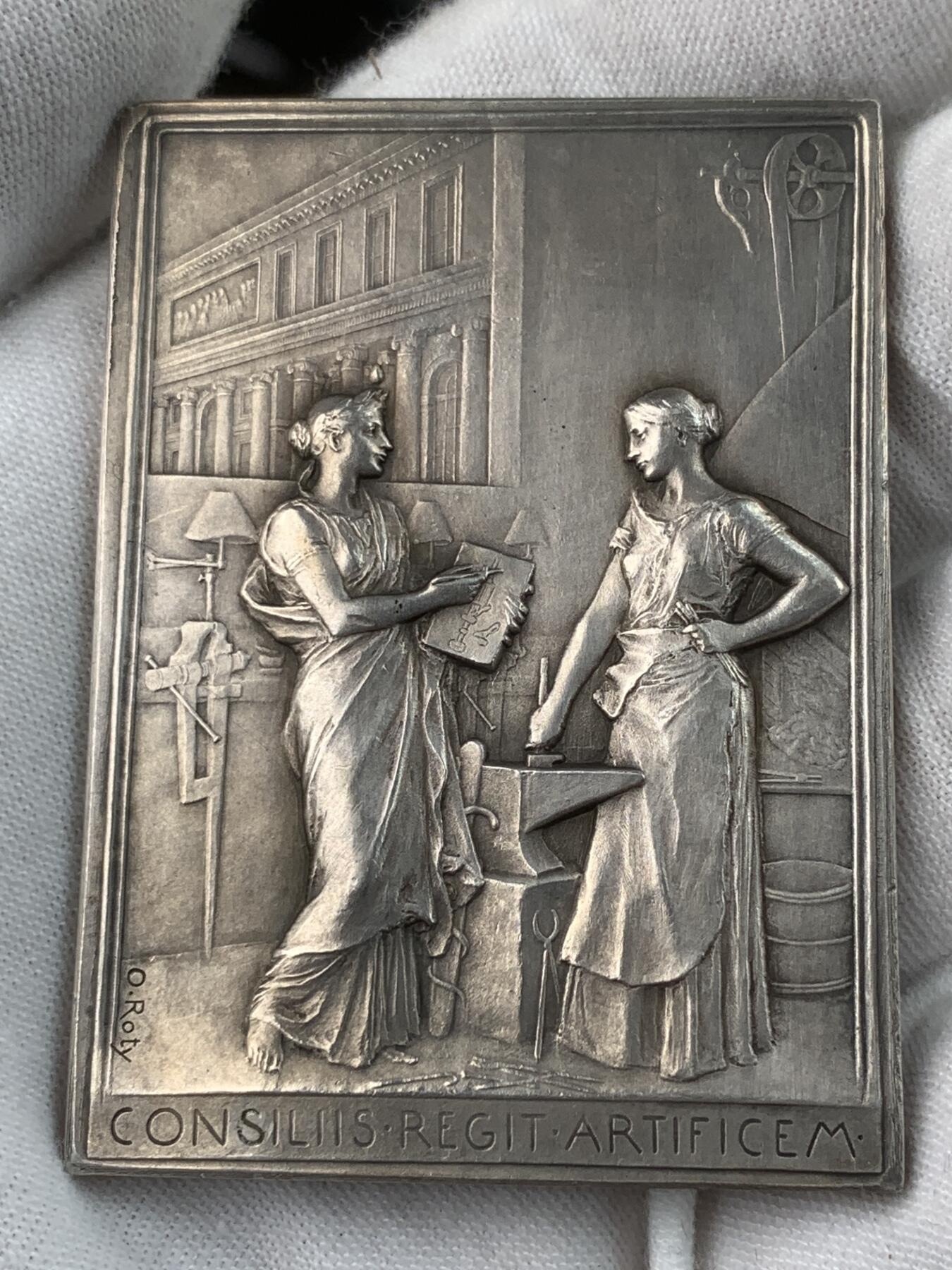 掌中浮雕-藏着的欧洲第052场 1892年法国镀银铜章， 43.4x59.4mm，O.roty雕刻，纪念医学家 L. A. Collin。