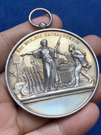 《竞宝斋》第465场 周日，周一，周二，3场连拍 （全场包邮）欢迎送拍 - 法国普雷尼亚克射击协会镀金银章，62.1g，55.4mm，提钮有野猪头标，侧面有菱形标