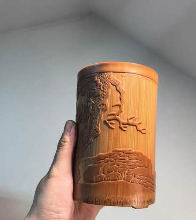 名家玉竹雕松下人物竹雕笔筒